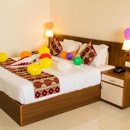 Hotel Miracle Residency Kizhake Chālakudi Exteriér fotografie