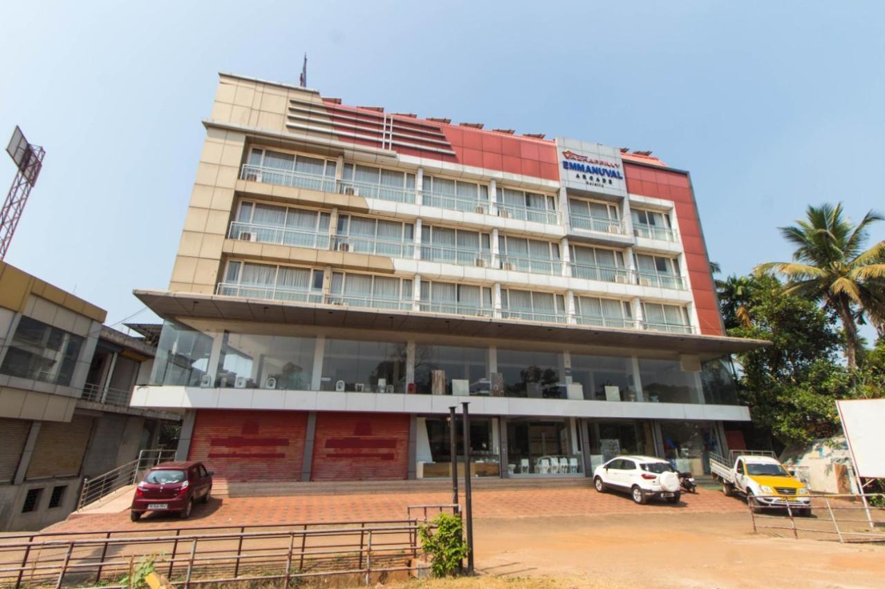 Hotel Miracle Residency Kizhake Chālakudi Exteriér fotografie
